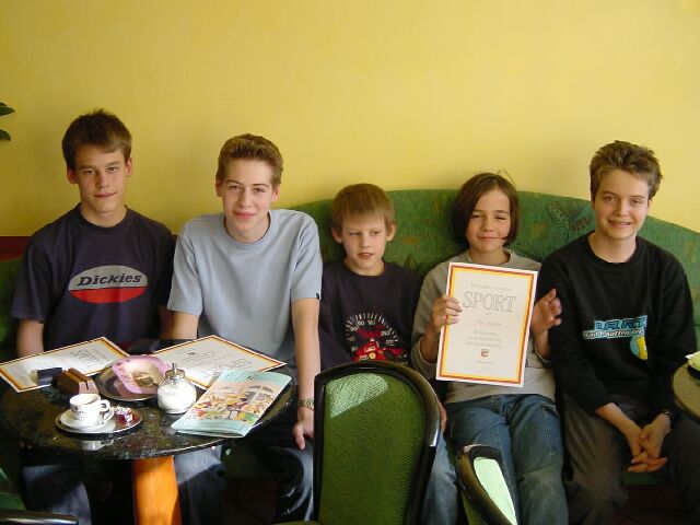 U16
